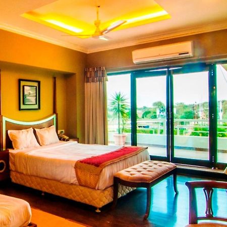 Jalsa Resort Indore Exterior foto