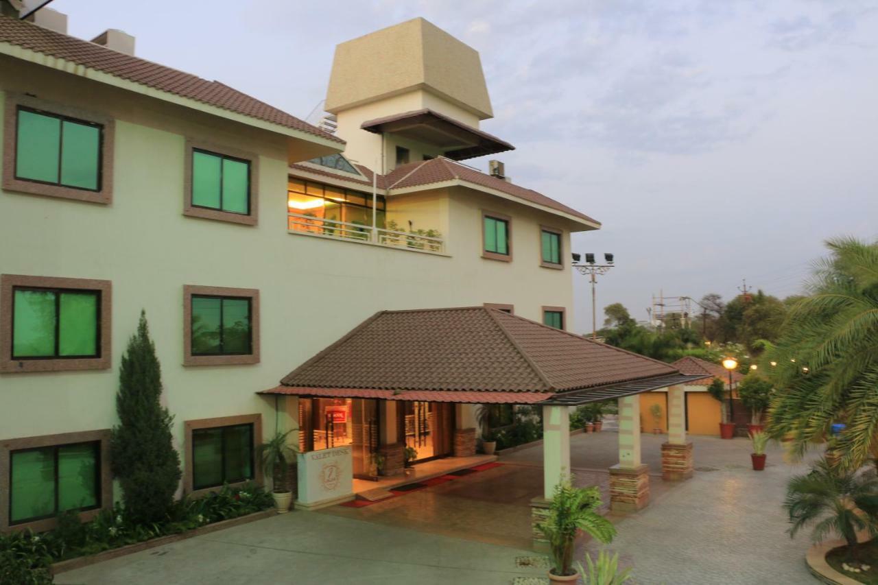 Jalsa Resort Indore Exterior foto