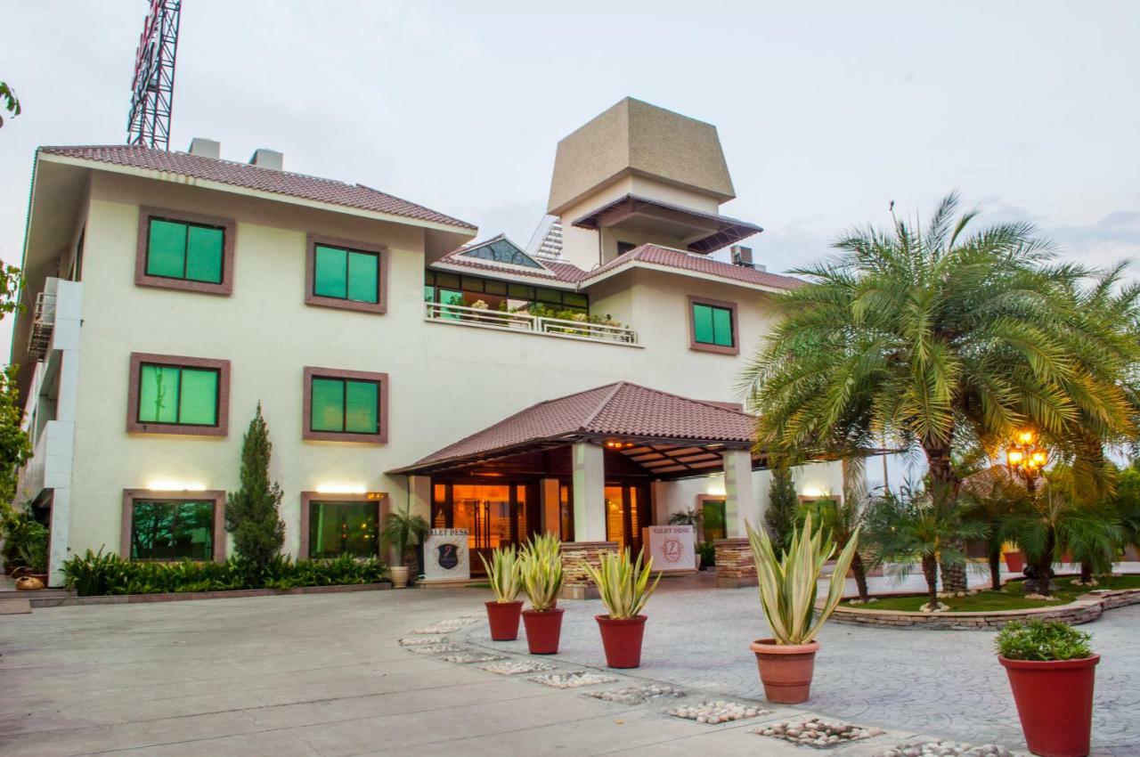 Jalsa Resort Indore Exterior foto