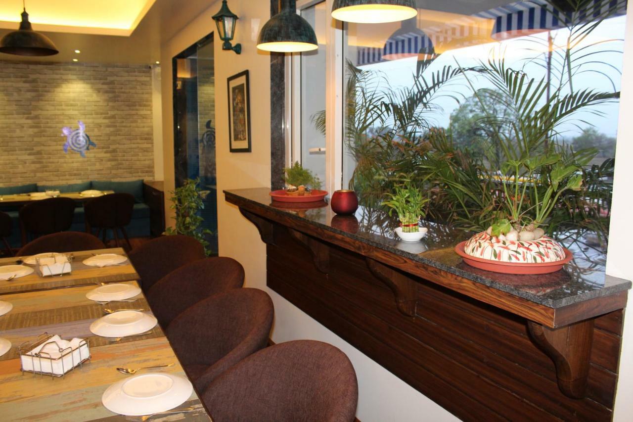 Jalsa Resort Indore Exterior foto