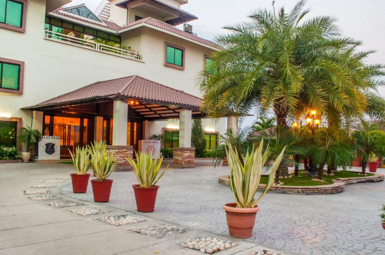 Jalsa Resort Indore Exterior foto