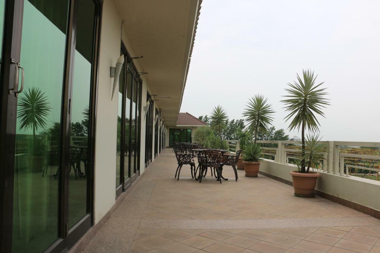 Jalsa Resort Indore Exterior foto