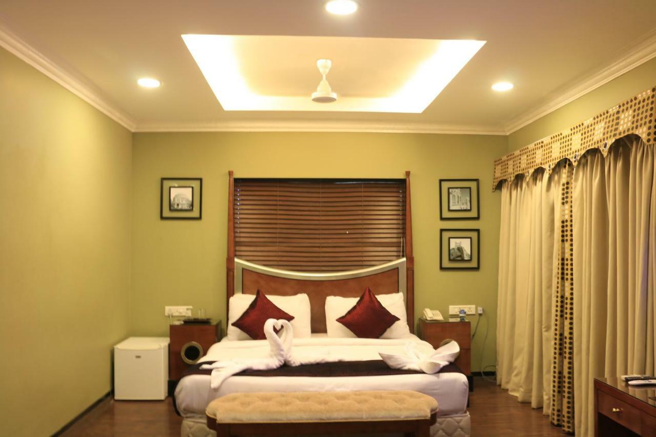 Jalsa Resort Indore Exterior foto