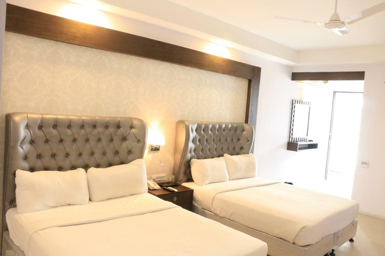 Jalsa Resort Indore Exterior foto