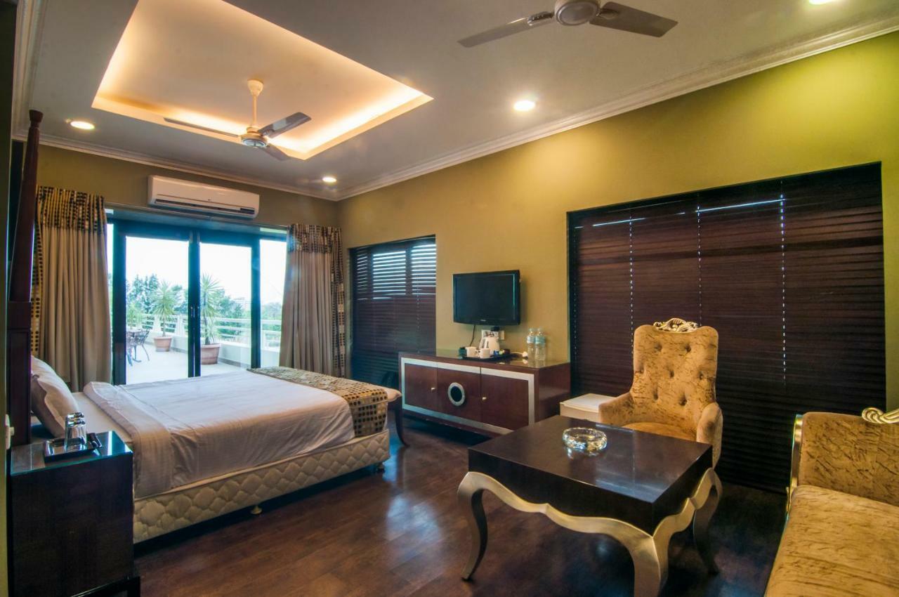 Jalsa Resort Indore Exterior foto
