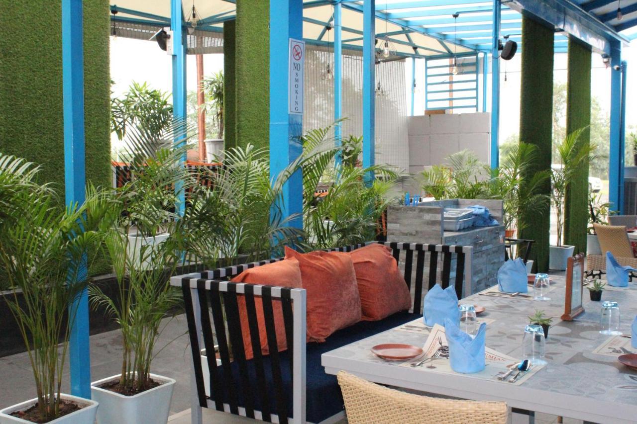 Jalsa Resort Indore Exterior foto